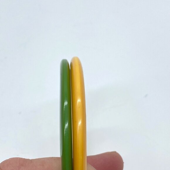 Vintage Pair of Bakelite Spacers Bangle Bracelets Yellow Green READ - Picture 2 of 12
